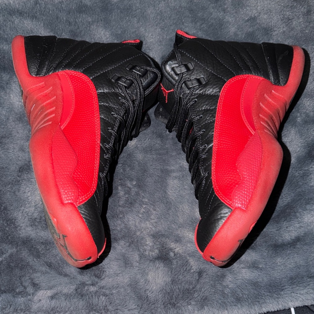 Jordan Retro 12 Flu Game - Picture 6 of 7